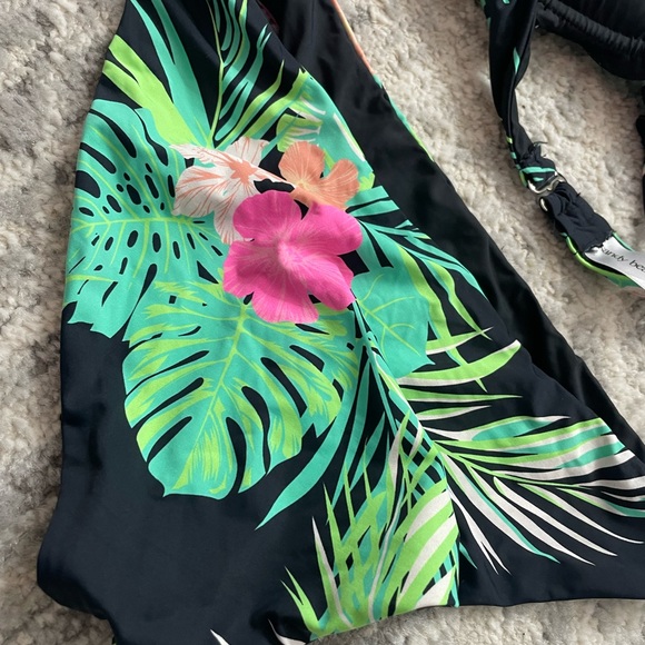 Sandy beach NWOT size M bikini - Picture 2 of 3
